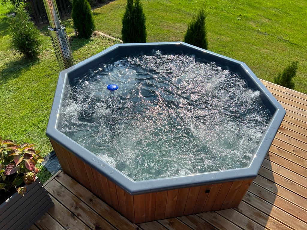 Badezuber Octagon mit integriertem Ofen